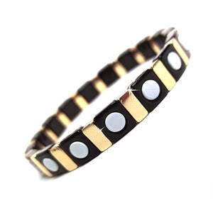 ARISTOCRAT BLACK AND WHITE STACKING COLLECTION